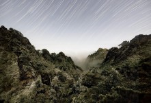 저 하늘의 별을 찾아서